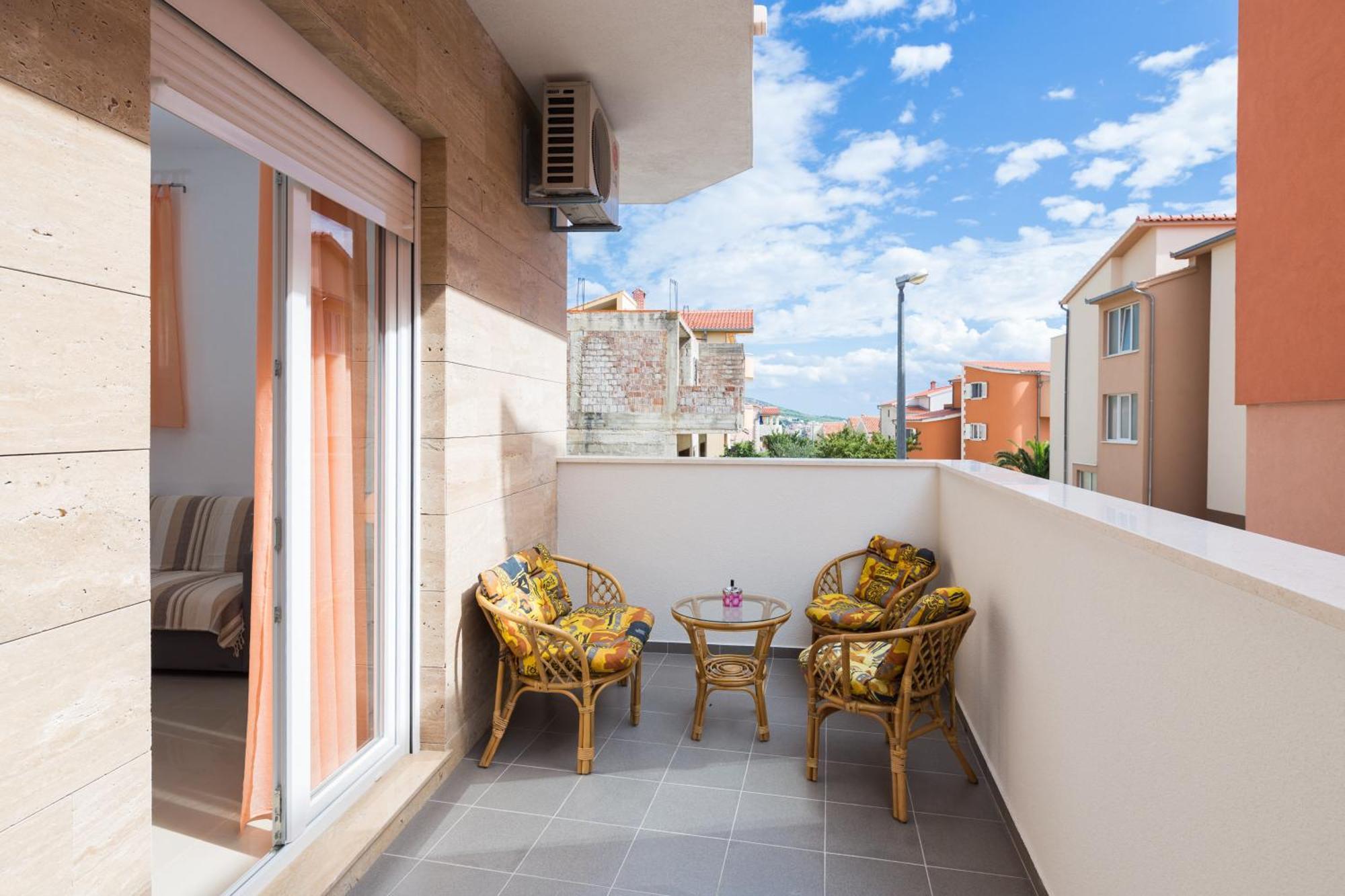 Apartment With Private Swimming Pool Podstrana Exterior foto