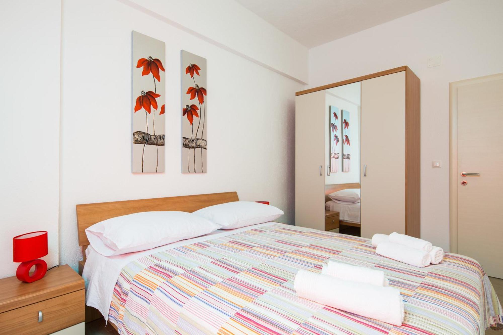 Apartment With Private Swimming Pool Podstrana Exterior foto