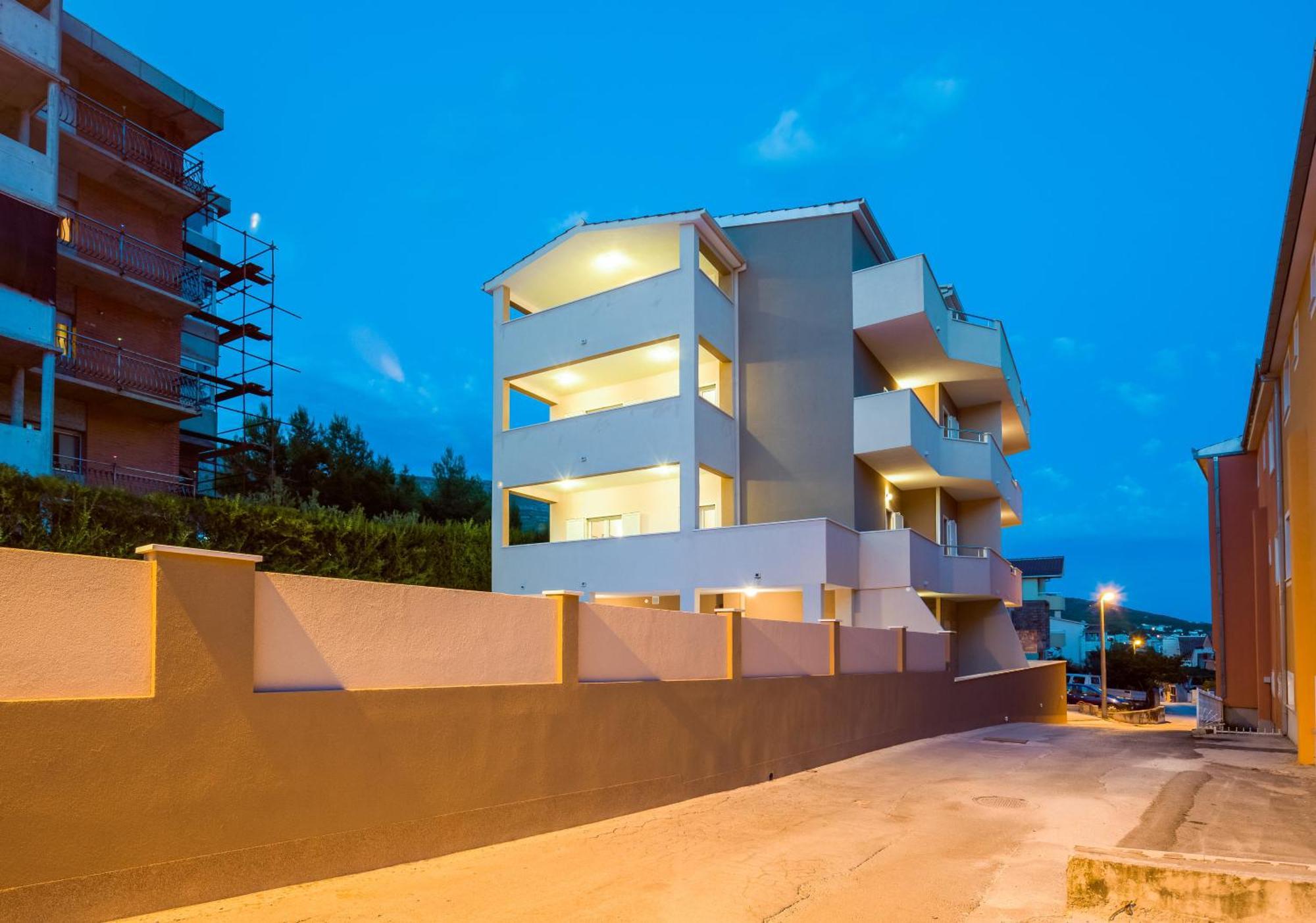 Apartment With Private Swimming Pool Podstrana Exterior foto