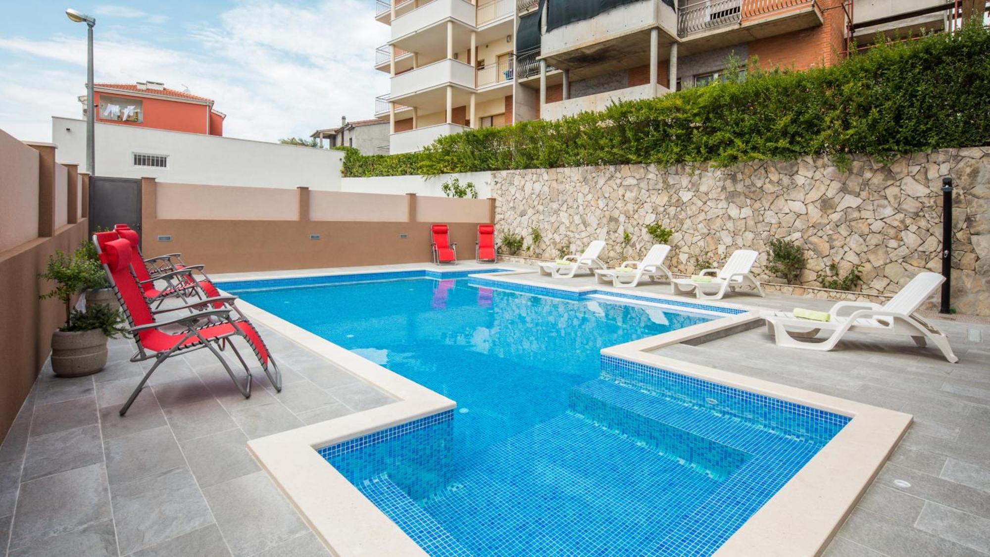Apartment With Private Swimming Pool Podstrana Exterior foto