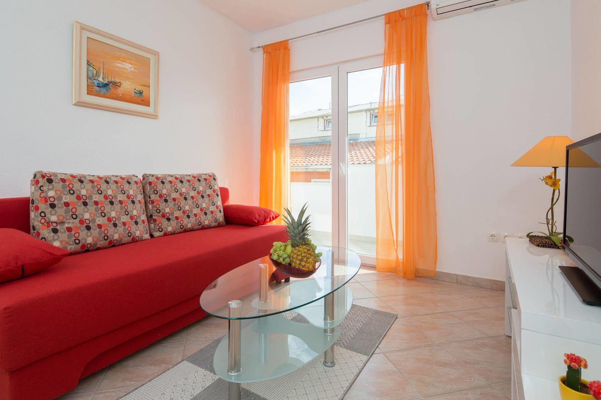 Apartment With Private Swimming Pool Podstrana Exterior foto